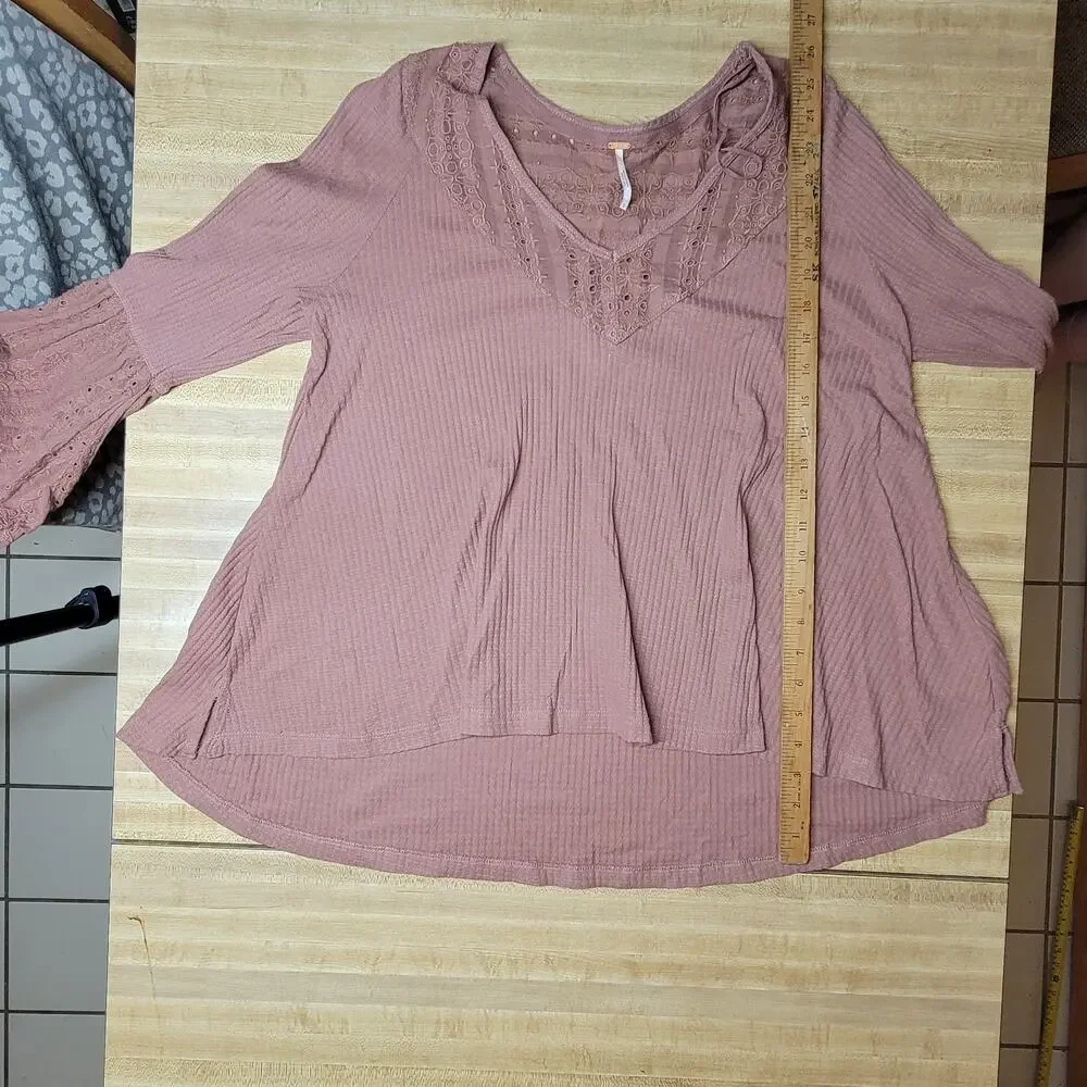 Free People Small Boho Bell Sleeve Lace Trim V-Neck Top Mauve Pink Waffle Knit